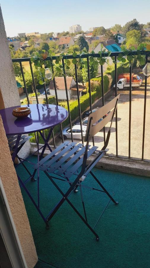 Chateauroux : Bel Appartement Avec Balcon Екстериор снимка